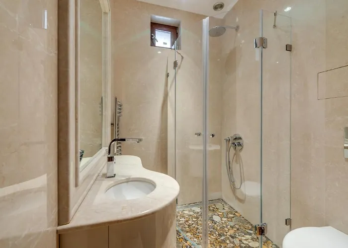 Хотел комплекс орлово гнездо